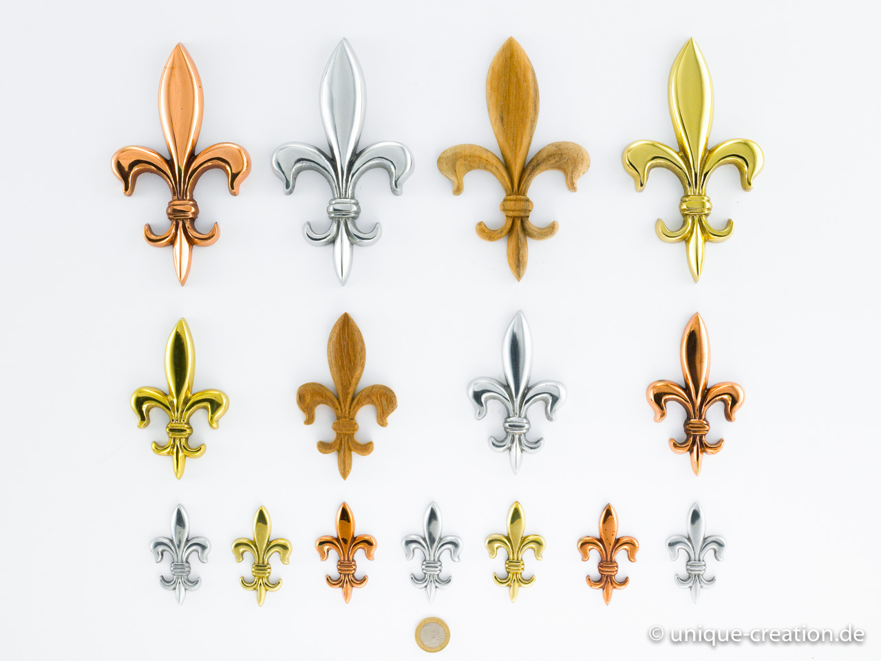 Französische Lilie Fleur de Lis  Dekoration Embleme geschnitzt aus Teakholz und aus Messing Aluminium handgefertigt